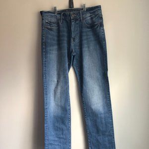 AE 32x34 Original Straight Light Wash Jeans
